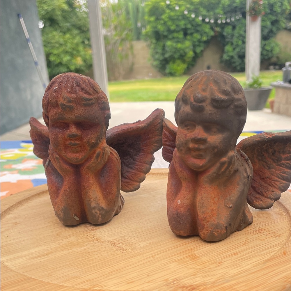 Rustic cast iron Cherub Angel Statues - Picture 1 of 8